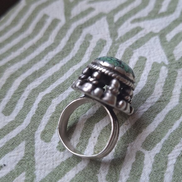 Silver and turqoise ethnic ring - Picture 4 of 11